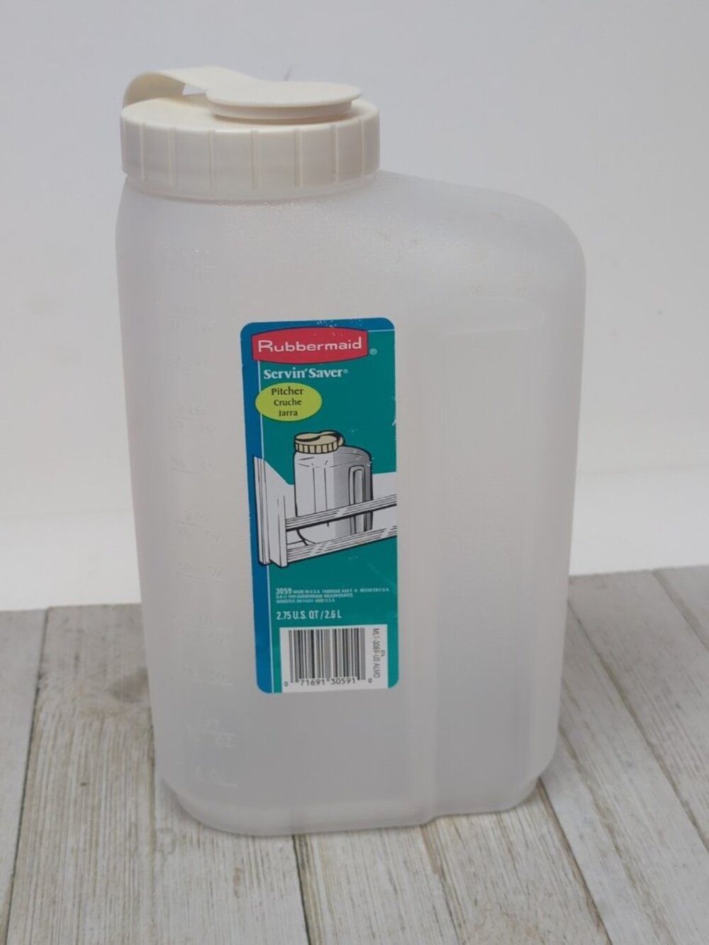 Vintage Rubbermaid Servin Saver #3059 Pitcher 2.75 Quart Jug Snap Lid Almond